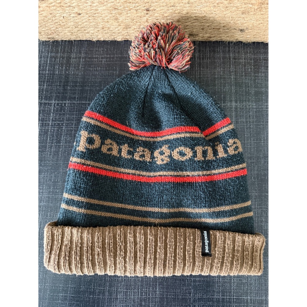 Patagonia Powder Town Beanie Mens Pom Pom Cuffed Knit Hat Green Red Tan